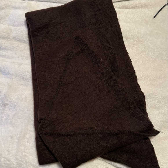 Brown scarf - Picture 2 of 2